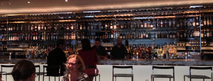 The Modern—Bar Room is one of Lugares favoritos de Scott.