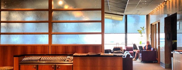 American Airlines Flagship Lounge is one of Jessicaさんのお気に入りスポット.