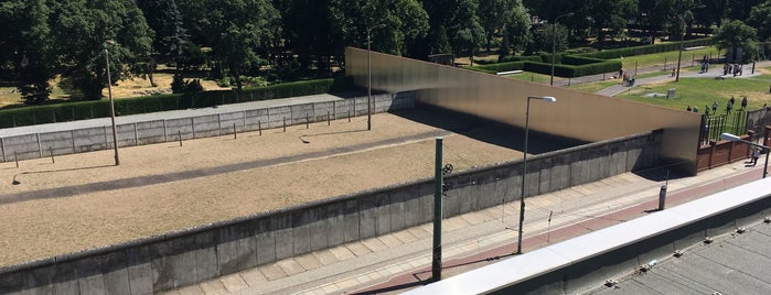Sitio Conmemorativo del Muro de Berlín is one of Berlin.