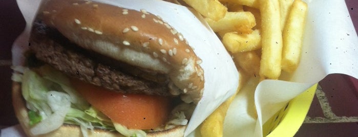 Frankies burgers is one of Locais salvos de Ahmad🌵.