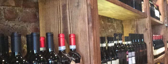 Anchor Wine Bar is one of Tempat yang Disimpan Radames.