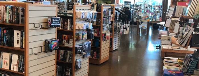 Copperfield's Books Napa is one of Locais curtidos por Lisa.