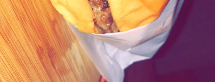 Pickles Burger is one of الكويت.