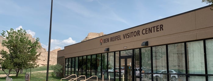 Ben Reifel Visitors Center is one of สถานที่ที่ Stefan ถูกใจ.