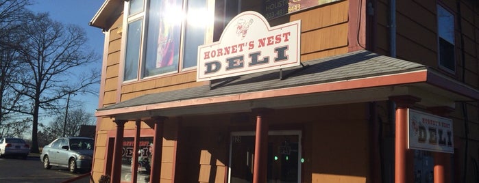 Hornets Nest is one of Lugares favoritos de Ian.