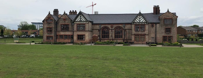 Ordsall Hall Museum is one of Lugares favoritos de Laura.