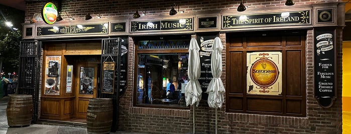 Mulligans Irish Pub is one of LOCALES PREFERIDOS.