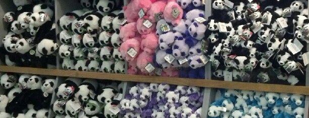 Panda Gift Shop is one of €uro.