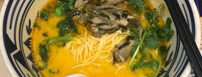 He-Fu Noodle is one of Lieux qui ont plu à Yongsuk.