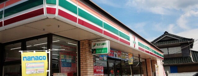 7-Eleven is one of Orte, die Minami gefallen.