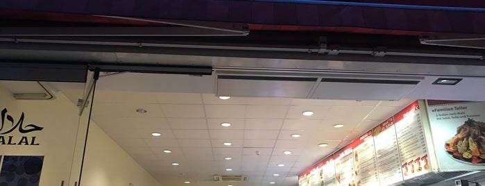 Tayba Grillhaus is one of Posti che sono piaciuti a Mostafa.