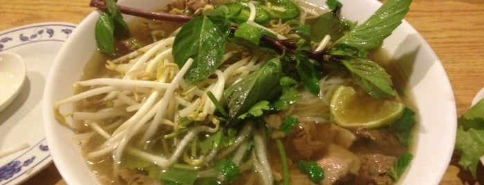 Pho Thaison is one of Lugares favoritos de Megan.