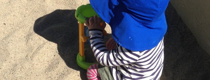 Noe Valley Courts & Playground is one of Tempat yang Disukai Cassie.