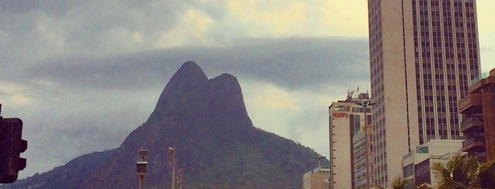 Praia do Leblon is one of Lugares para visitar no Rio de Janeiro.