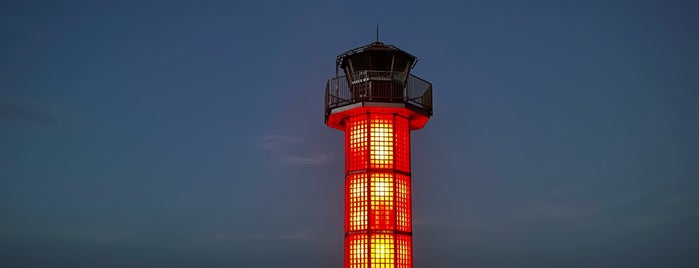 高松港玉藻防波堤灯台 (せとしるべ・赤灯台) is one of Kojiさんのお気に入りスポット.