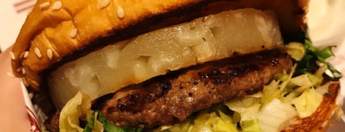 The Habit Burger Grill is one of leon师傅'ın Beğendiği Mekanlar.