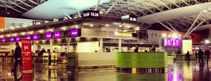 Terminal D is one of Orte, die Alias gefallen.