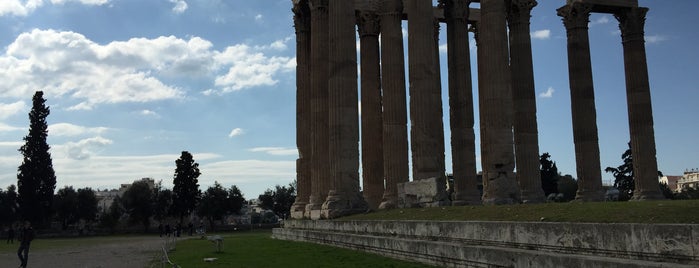 Tempio di Zeus Olimpio is one of Posti che sono piaciuti a Jan.