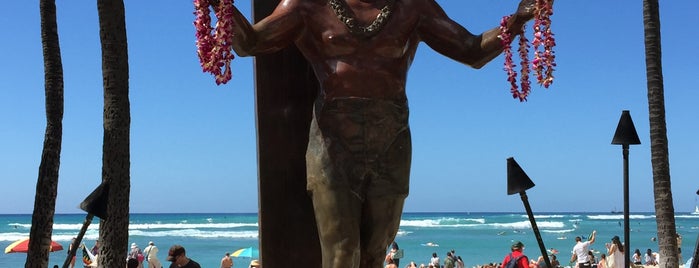 Duke Kahanamoku Statue is one of Lieux qui ont plu à Jan.