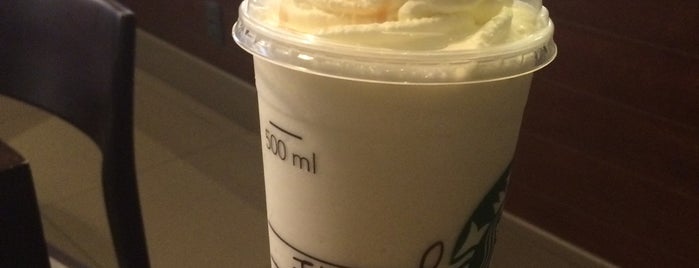 Starbucks is one of สถานที่ที่ Karina ถูกใจ.