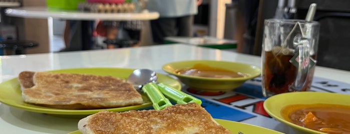 Famous Crispy Roti Prata is one of SG eastie delights.
