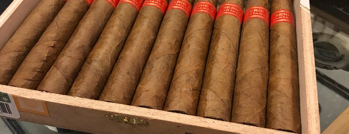 La Casa del Habano is one of милан.