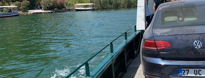 Dalyan Ferry Boat is one of Lieux qui ont plu à Rasim Mahir.
