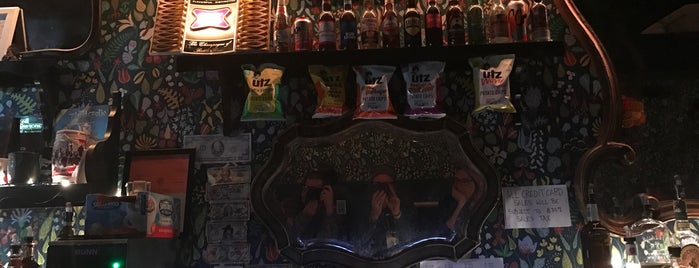 Hinterlands Bar is one of ditmas-redhook-parkslope hop.