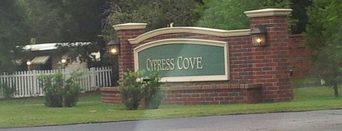 Cypress Cove Nudist Resort & Spa is one of Posti salvati di Andy.