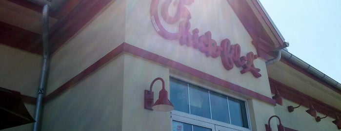 Chick-fil-A is one of Posti che sono piaciuti a Brandon.