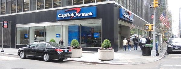 Capital One Bank is one of Locais curtidos por Stephen.