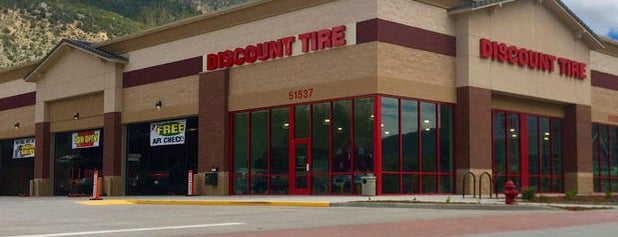 Discount Tire is one of Lugares favoritos de Kyle.