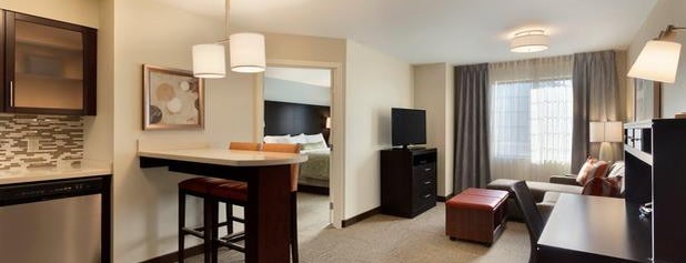 Staybridge Suites Midland is one of Orte, die Gregory gefallen.