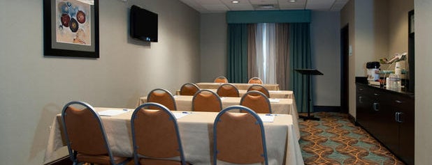 Holiday Inn Express & Suites Selinsgrove is one of Posti che sono piaciuti a Rick.