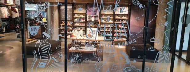 Vans Zooper Store is one of Oriettaさんのお気に入りスポット.