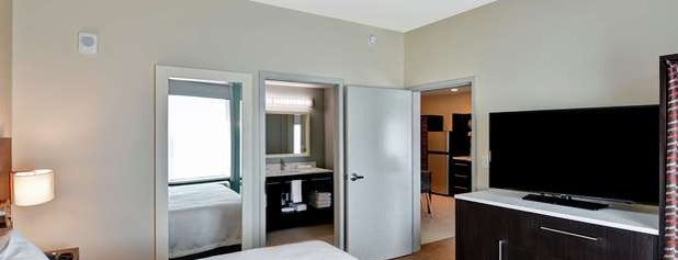 Home2 Suites by Hilton is one of Locais curtidos por Brandon.