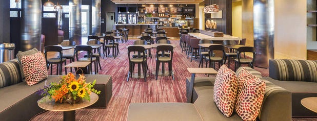 Courtyard by Marriott Columbus Grove City is one of Posti che sono piaciuti a Nate.