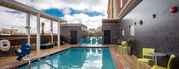 Home2 Suites by Hilton is one of Lugares favoritos de Frank.