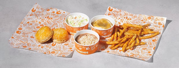 Popeyes Louisiana Kitchen is one of Henocさんのお気に入りスポット.