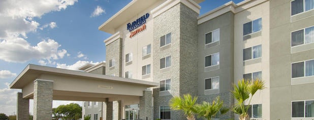 Fairfield Inn & Suites by Marriott New Braunfels is one of Laura 님이 좋아한 장소.