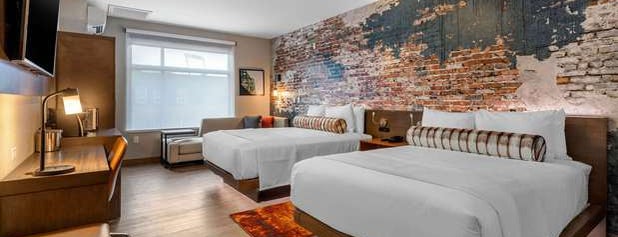 Cambria Hotel Omaha Downtown is one of Locais curtidos por Ray L..