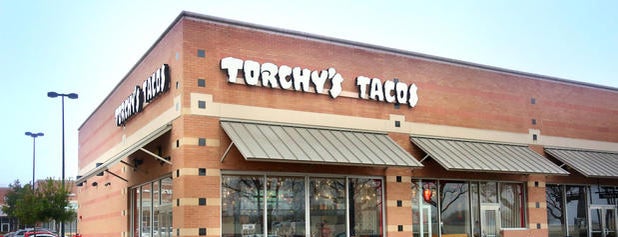 Torchy's Tacos is one of สถานที่ที่ Andy ถูกใจ.