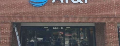 AT&T is one of Tempat yang Disukai Chester.