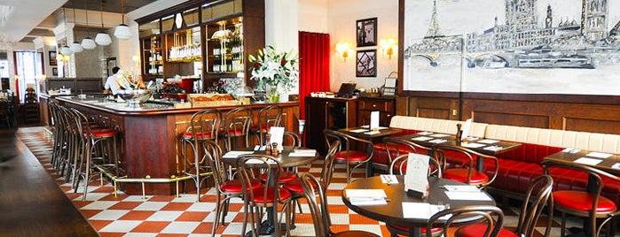 Café Rouge is one of Locais curtidos por Lynn.