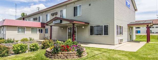 Americas Best Value Inn - Fergus Falls is one of five or less days to mayor.