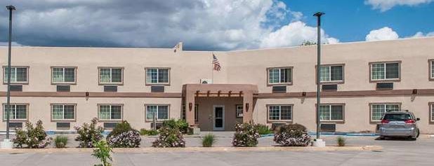 Econo Lodge Inn & Suites Santa Fe is one of Lieux qui ont plu à Stephen.