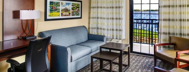 Courtyard by Marriott New Bern is one of Sandyさんのお気に入りスポット.