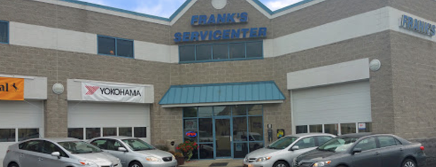 Frank's Servicenter is one of Locais curtidos por Brett.