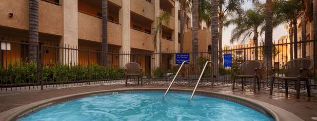 Best Western Plus Innsuites Ontario Airport E Hotel & Suites is one of Tylerさんのお気に入りスポット.