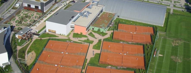 Omega centrum sportu a zdraví is one of Orte, die Michal gefallen.